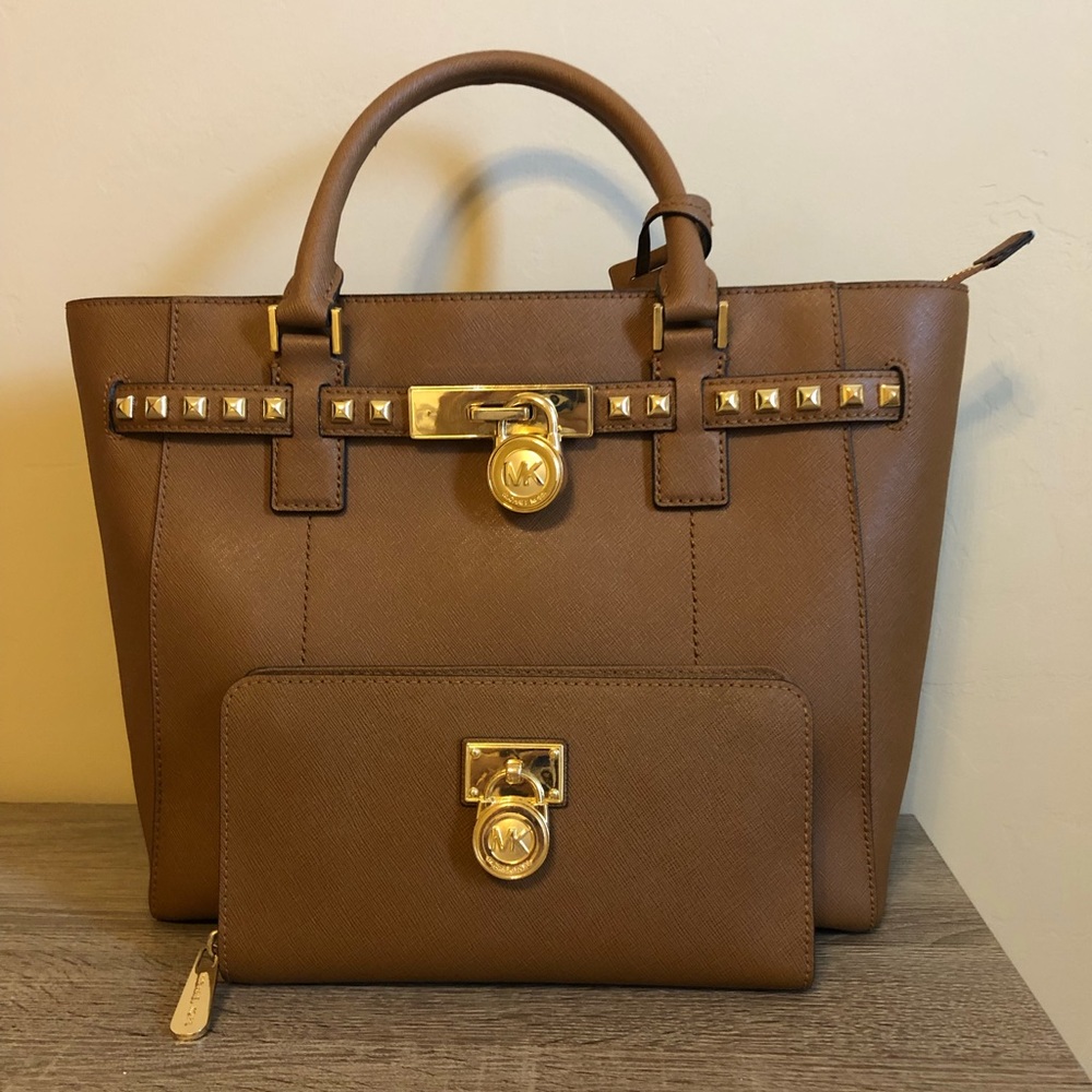 Michael Kors Purse And Wallet Set